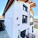 Stylish Loft With Great View To Apartman