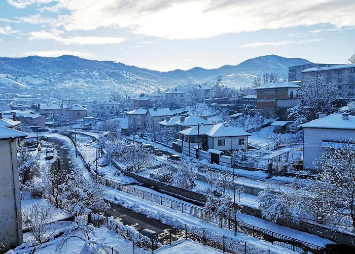 Stylish Loft With Great View To *