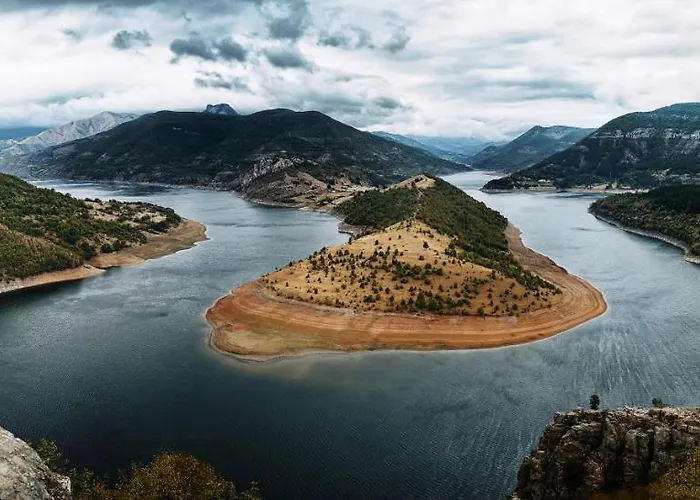 Stylish Loft With Great View To *